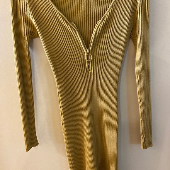 Derek Heart sandy yellow colored mini sweater dress/tunic NWOT - size m… - Picture 2 of 10